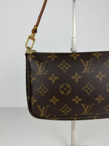 Louis Vuitton monogram pochette accessoires