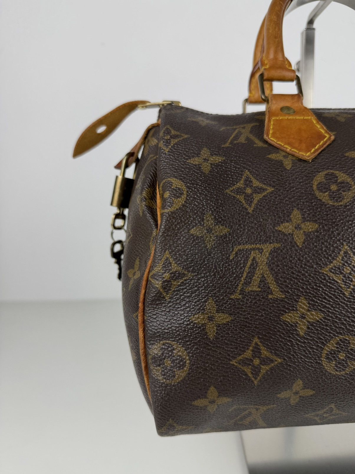 Vintage Louis Vuitton monogram speedy 25