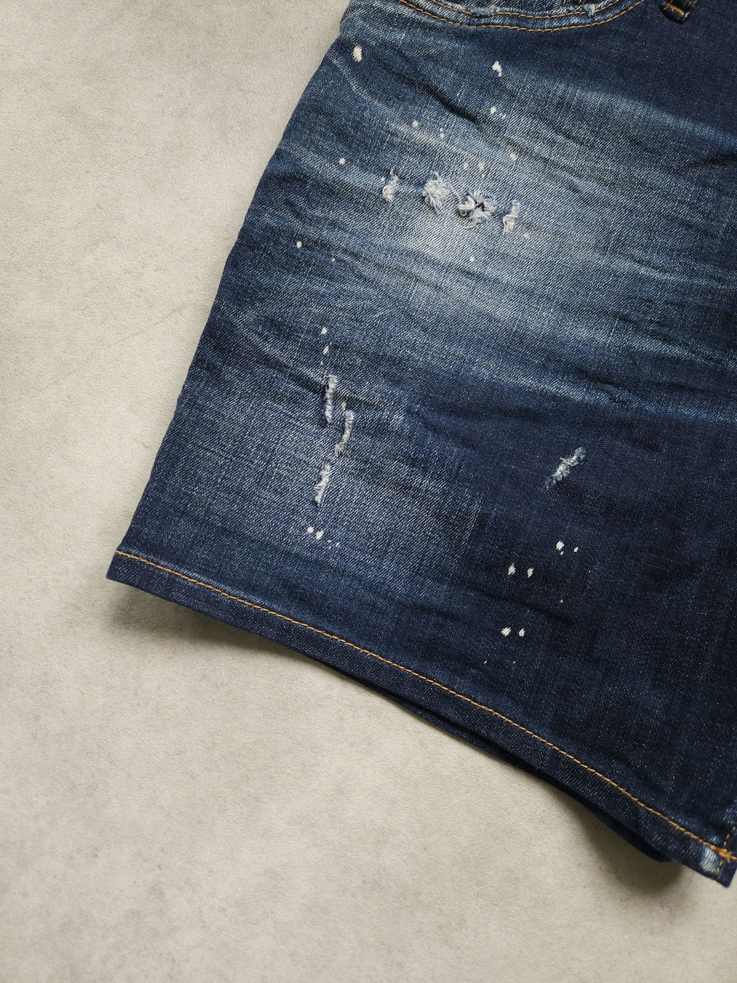 Dsquared2 Dan Commando Short distressed SS2023