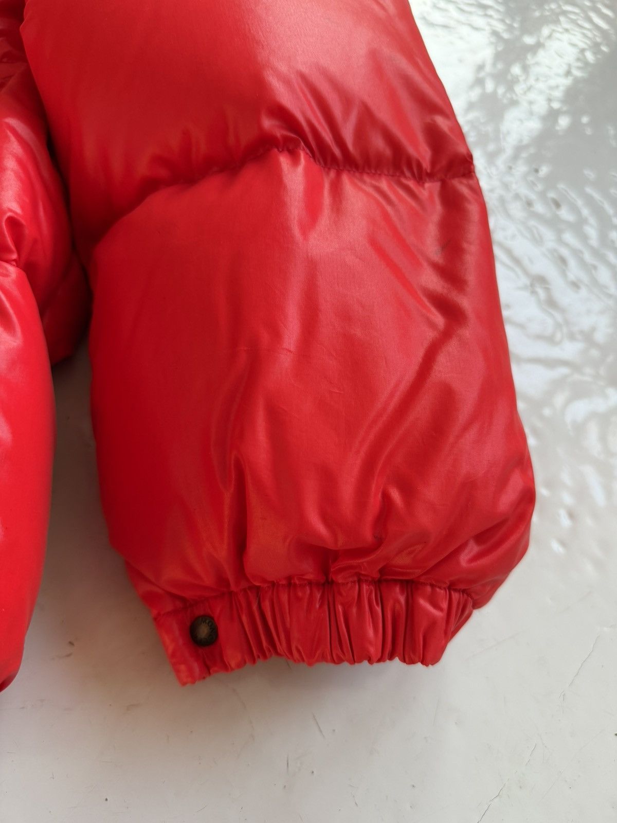 Vintage moncler puffer jacket with badge