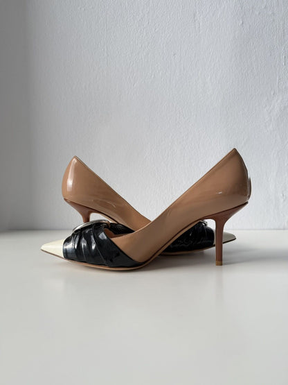 Dior patent leather buckled pointed toe pumps with bow