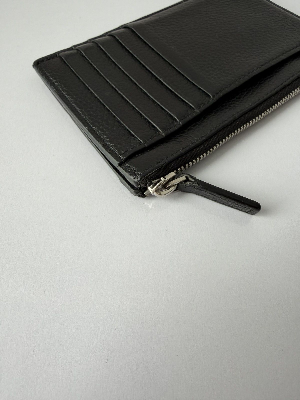 Balenciaga essential leather cardholder