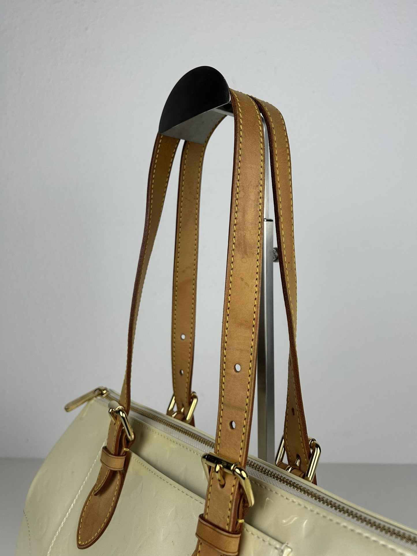 Louis Vuitton vernis monogram rosewood handbag