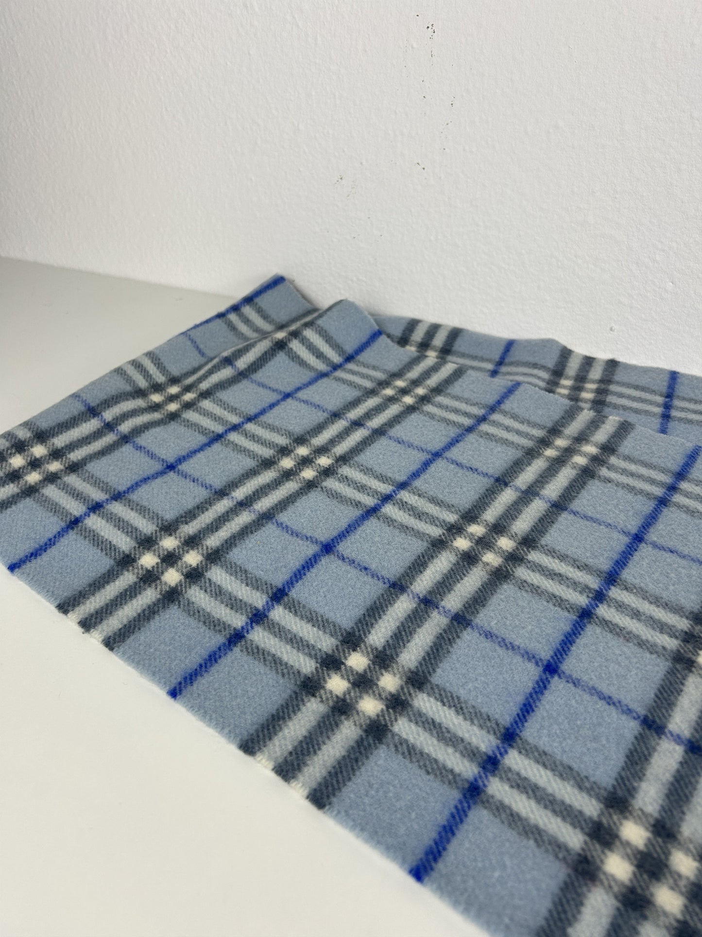 Vintage Burberry baby blue nova check wool scarf