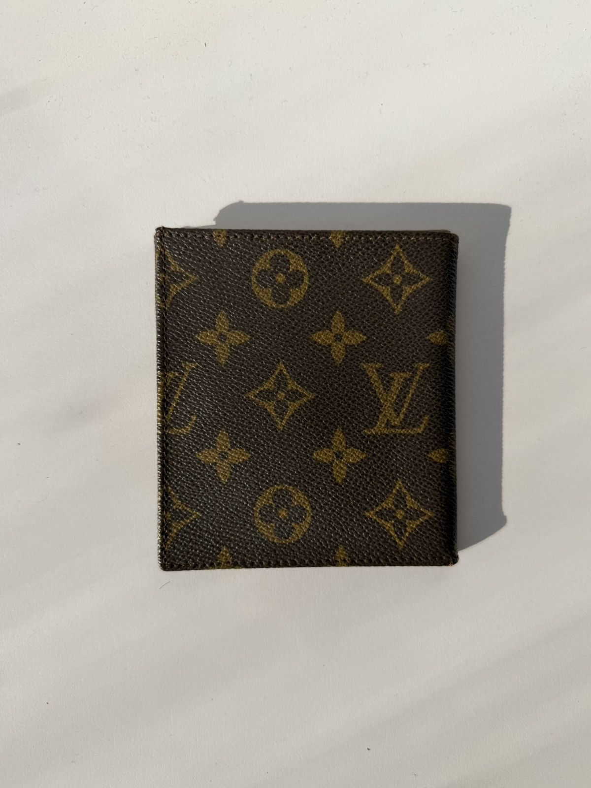 Vintage 80s Louis Vuitton monogram bifold wallet