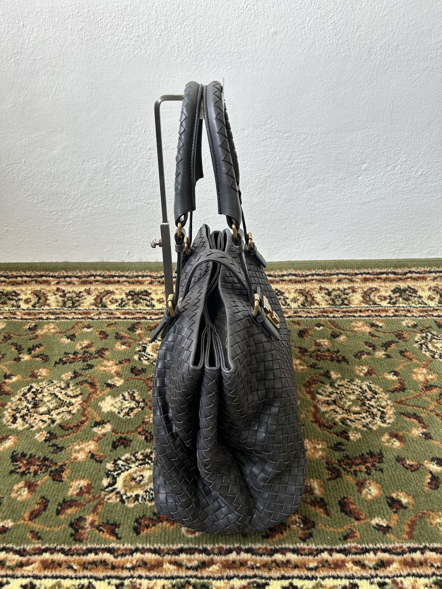 Bottega veneta intrecciato leather roma handbag