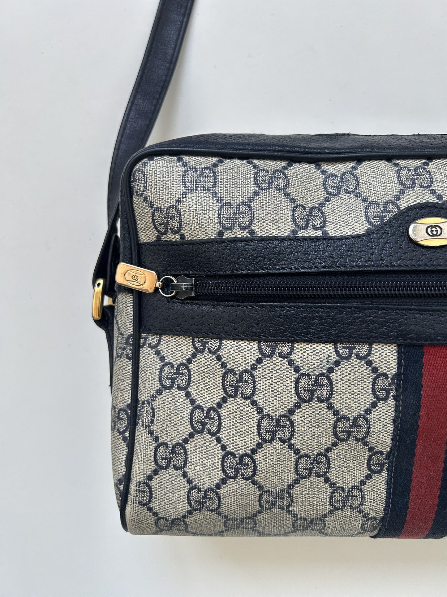 Vintage 80s gucci monogram messenger bag