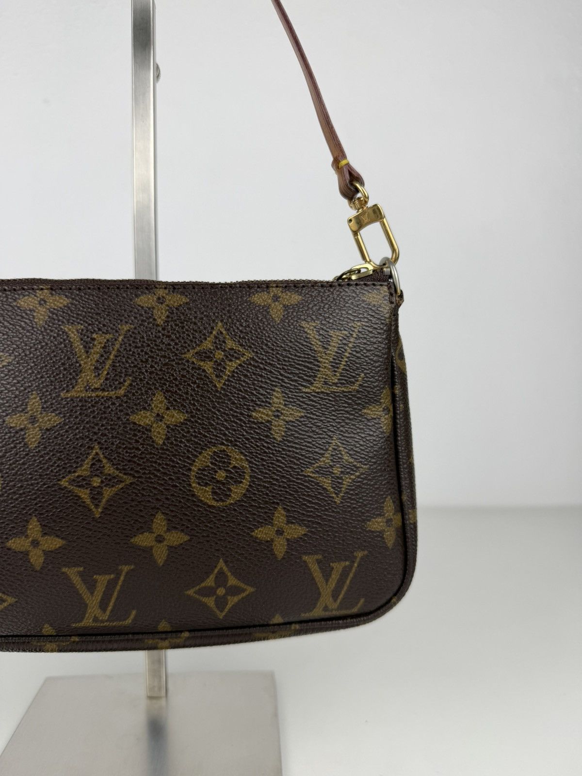Louis Vuitton monogram pochette accessoires