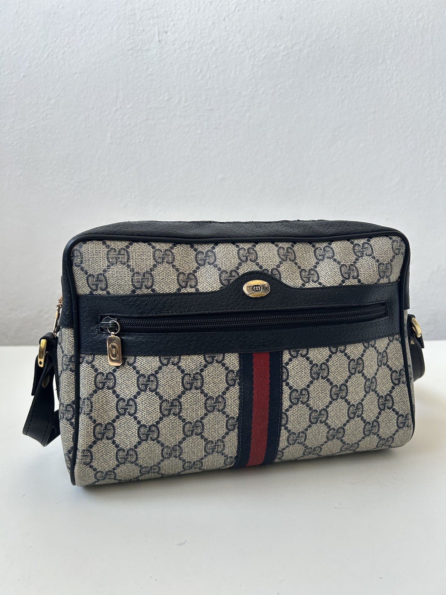 Vintage 80s gucci monogram messenger bag