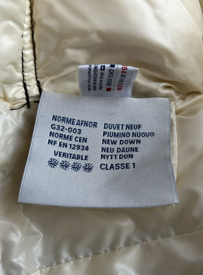Moncler quincy hooded puffer jacket with badge