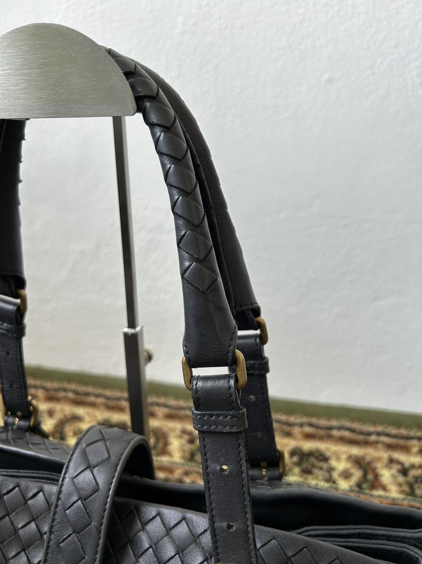 Bottega veneta intrecciato leather roma handbag