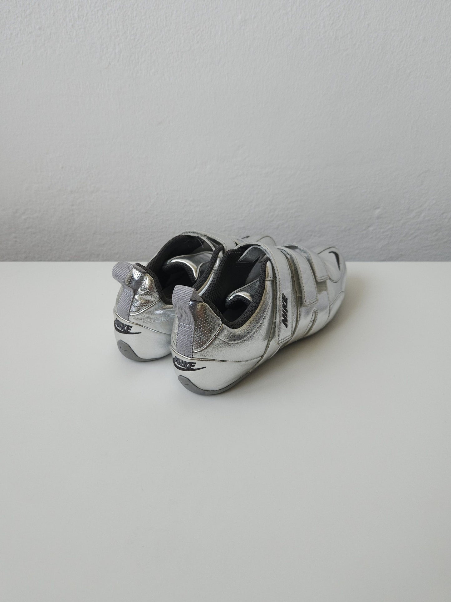 Vintage y2k nike fixed speed V silver