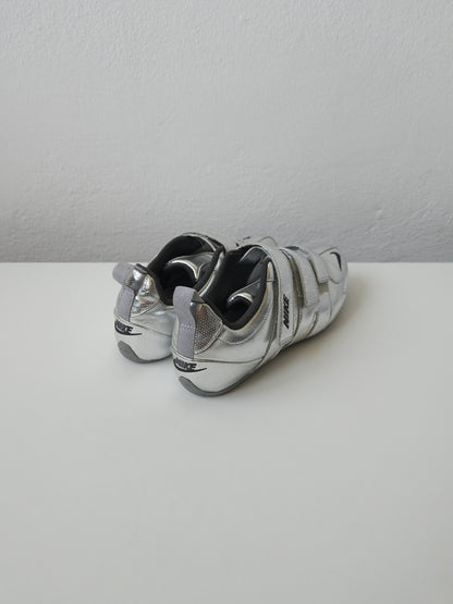 Vintage y2k nike fixed speed V silver