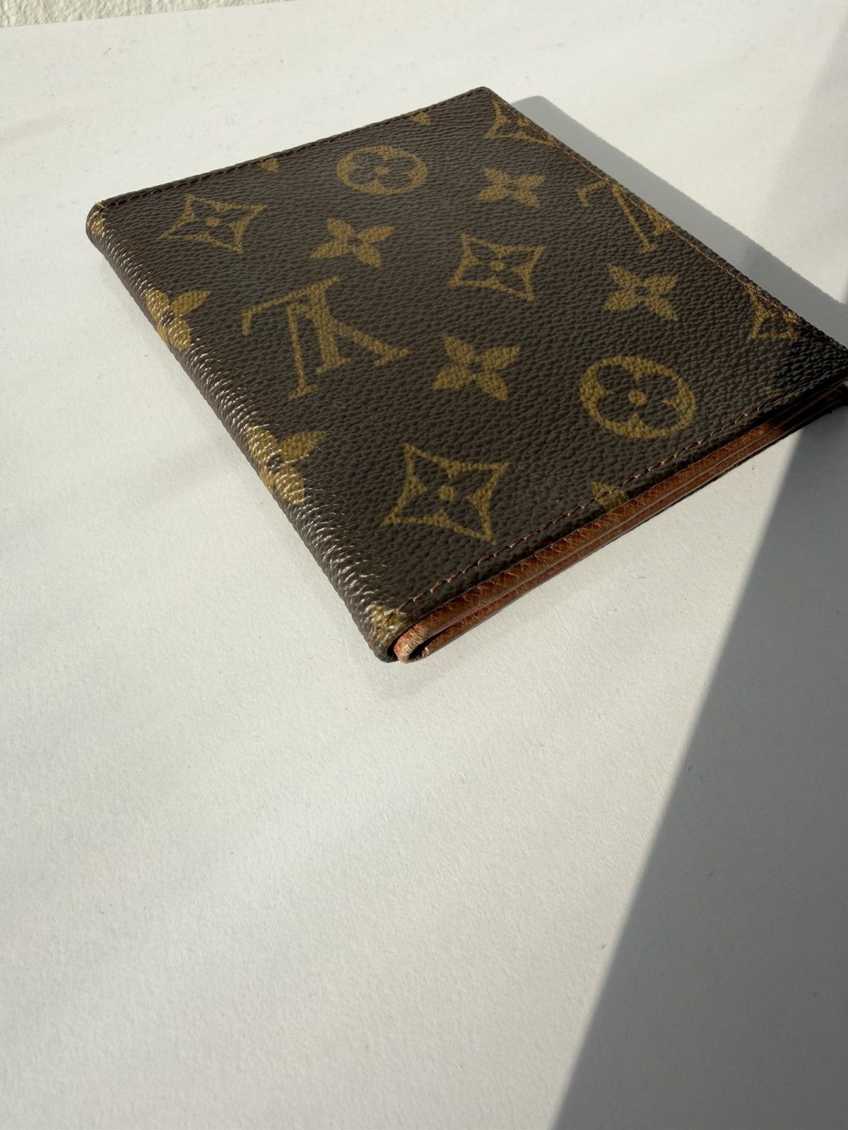 Vintage 80s Louis Vuitton monogram bifold wallet