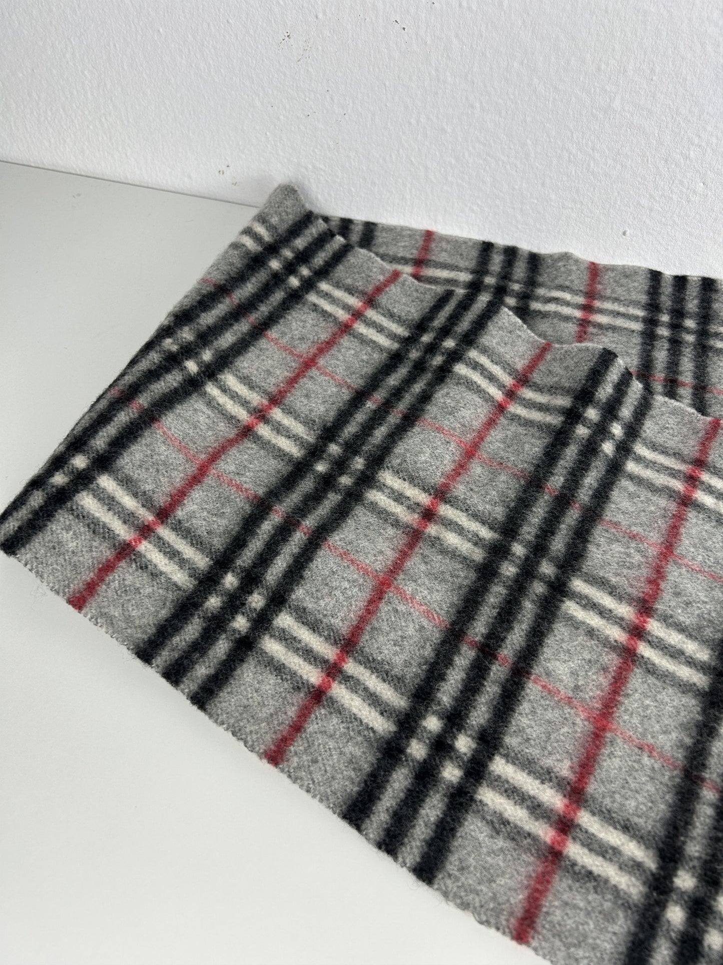 Vintage Burberry gray nova check wool scarf