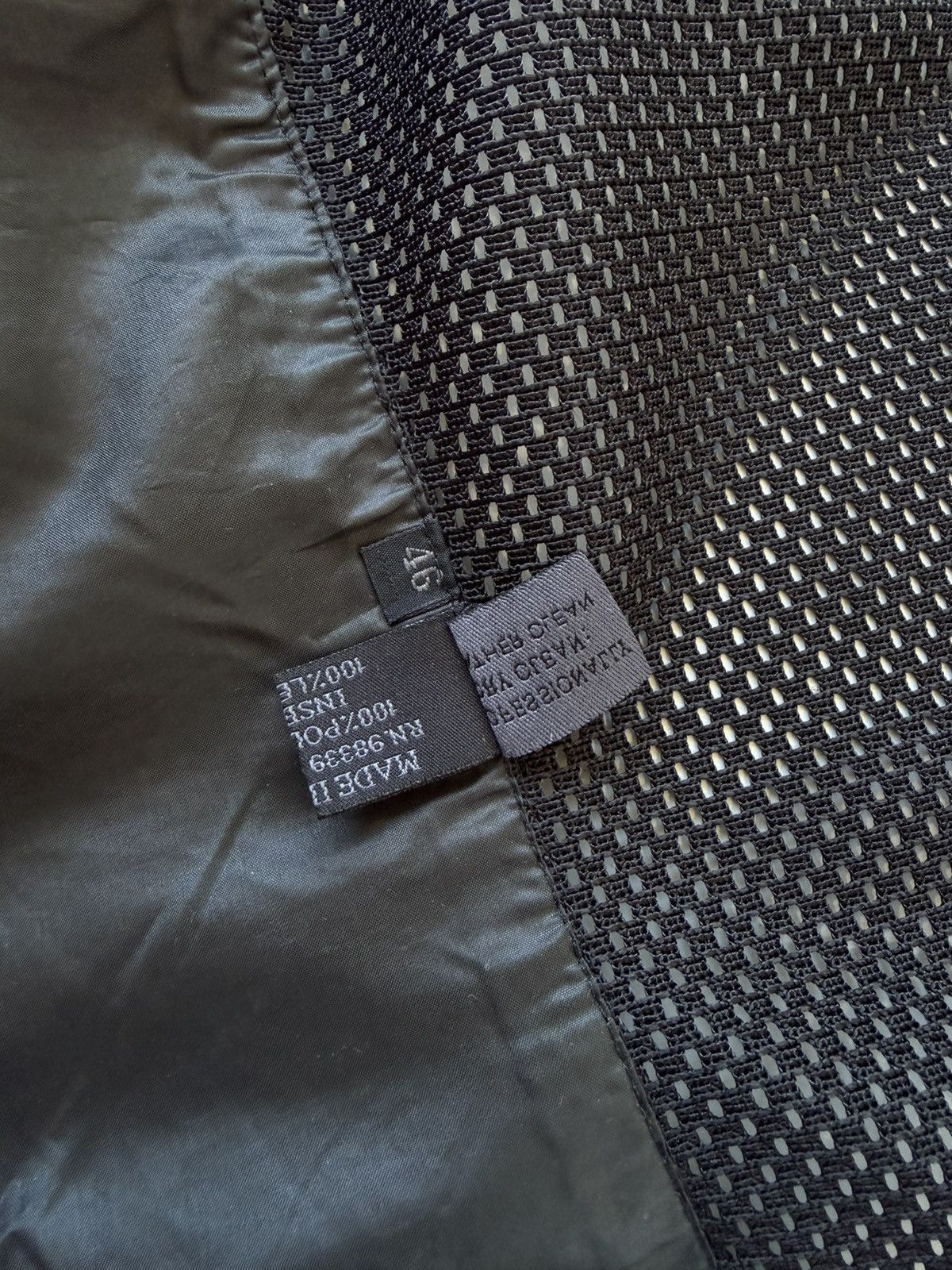 SS1999 Prada red tab back zip mesh top vest
