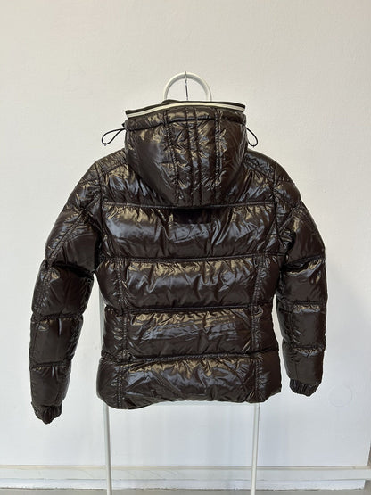 Moncler quincy hooded puffer jacket with badge