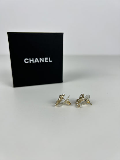 Chanel 2018 cruise cc logo rhinestone embellished earrings