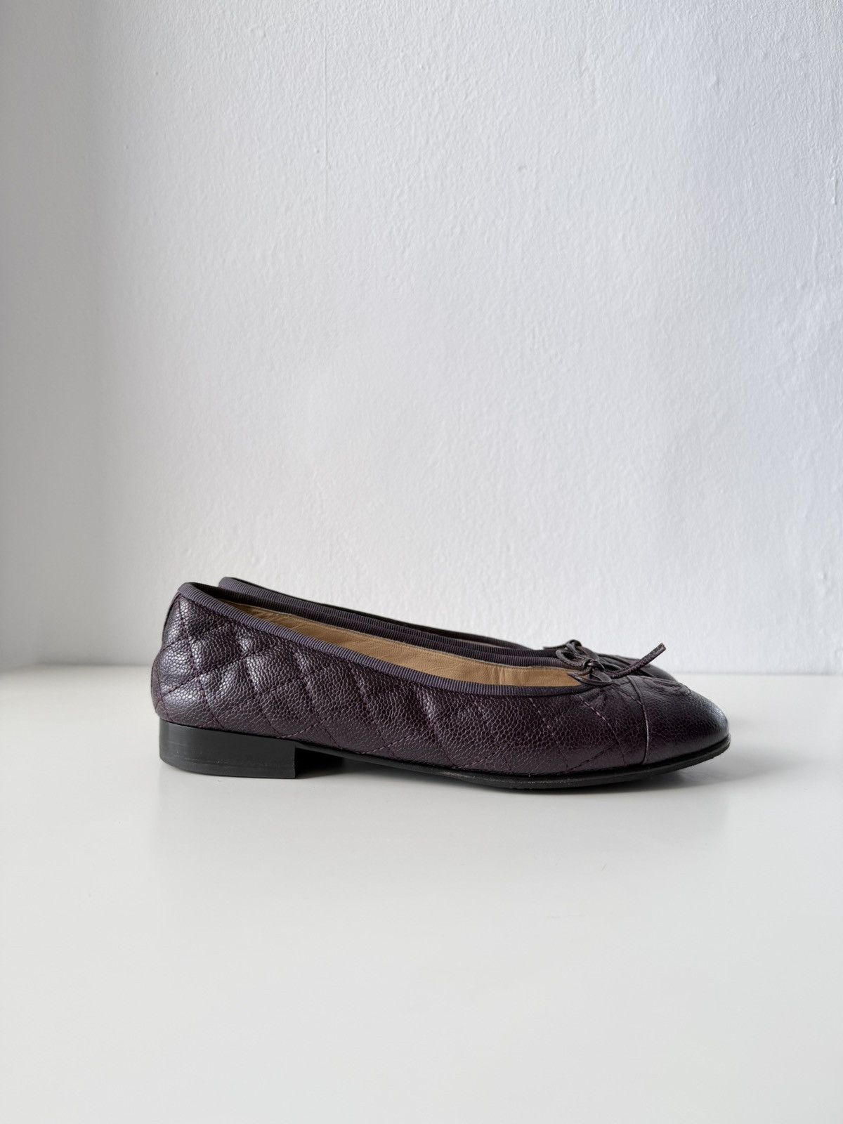 Vintage Chanel ribbon CC logo ballet flats