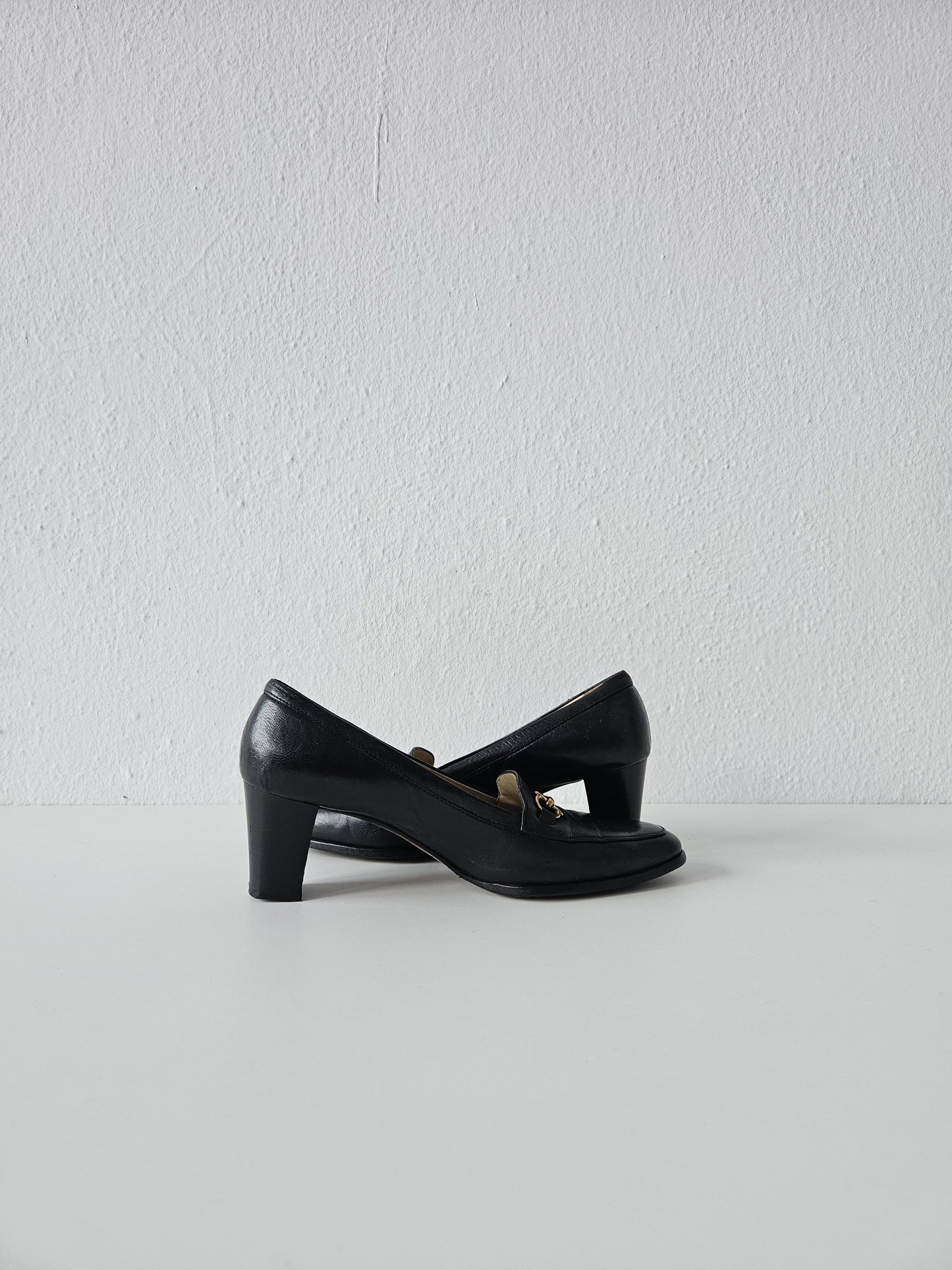 Vintage Gucci almond toe horsebit leather heels