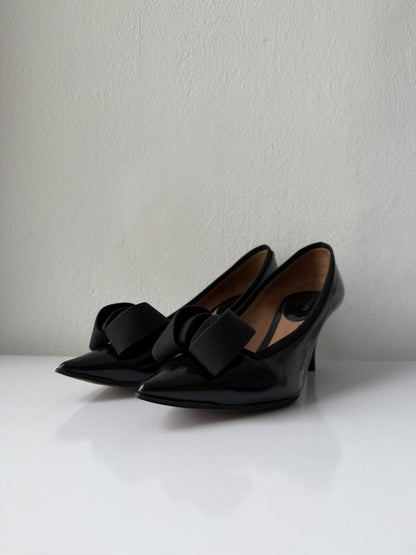 2011 Giorgio Armani smooth leather pointed toe pumps