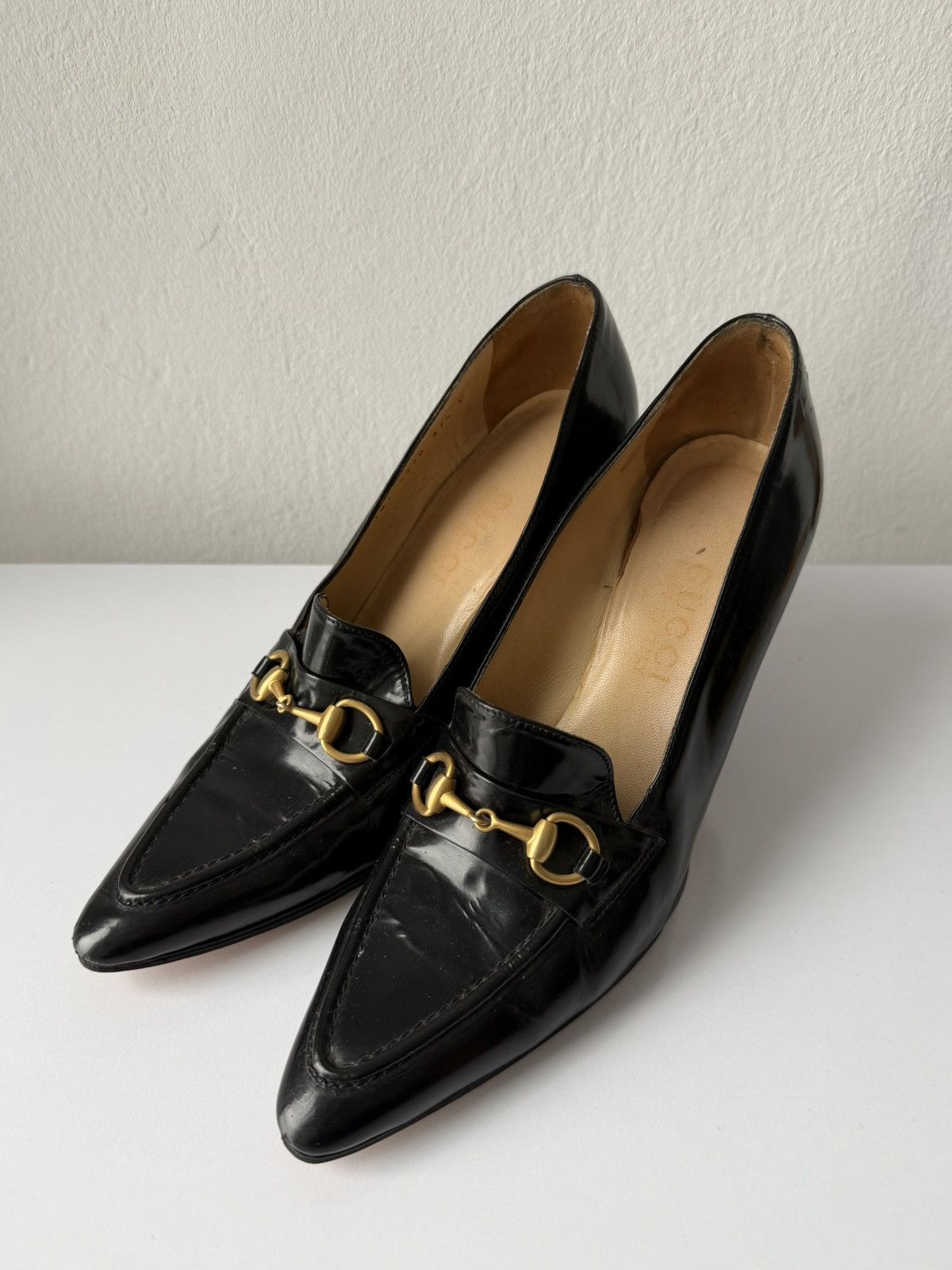 Vintage Gucci horsebit pointed toe patent leather pumps