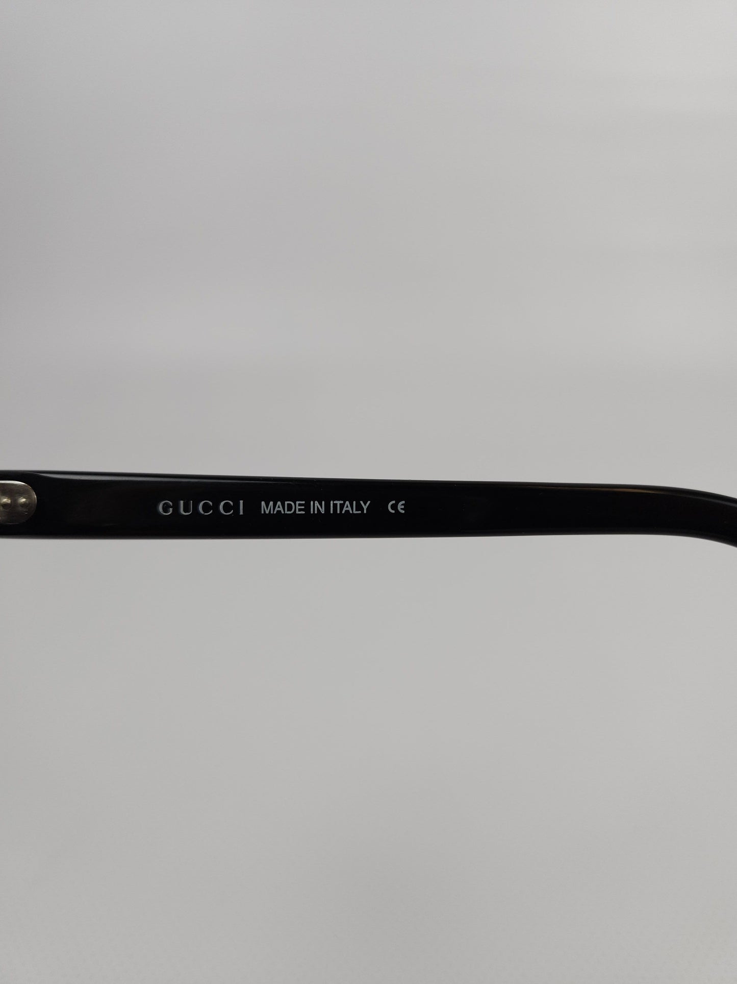 Gucci GG1135/S wayfarer type sunglasses