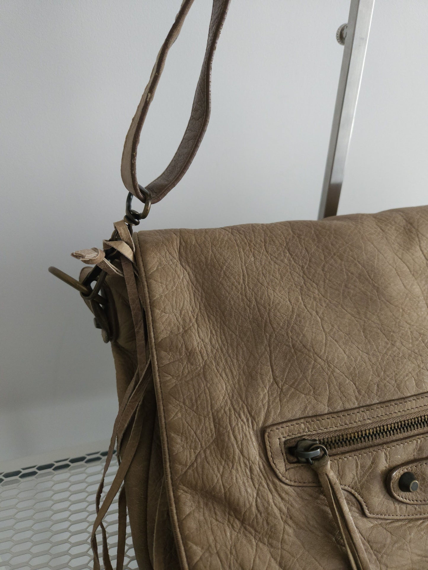 Balenciaga the folk messenger bag