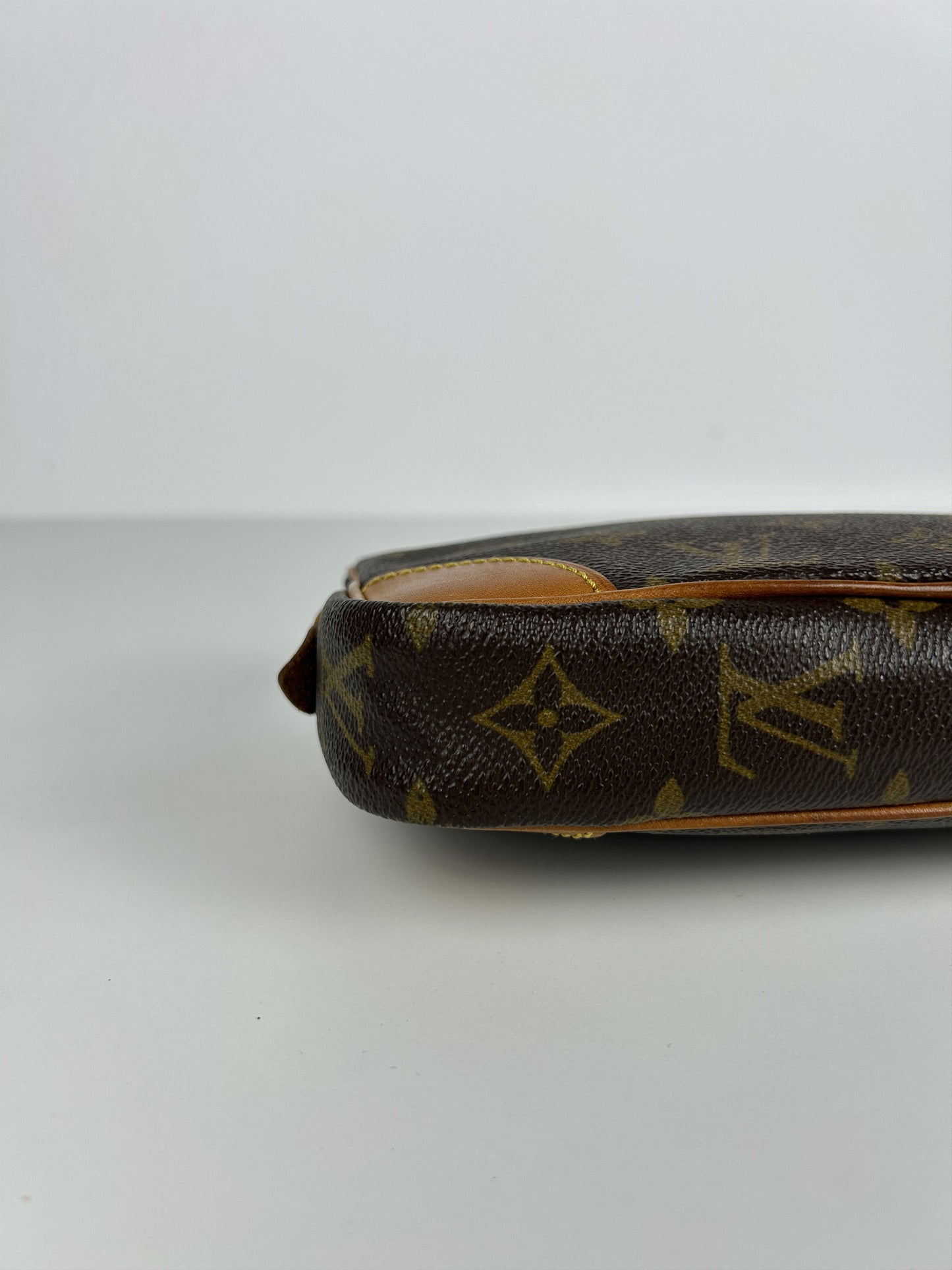 Vintage 80s Louis Vuitton marly dragonne monogram wristlet clutch bag