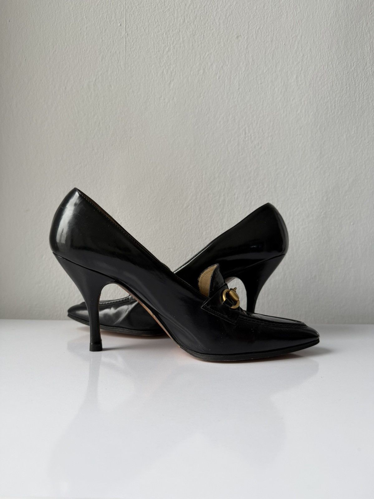 Vintage Gucci horsebit pointed toe patent leather pumps