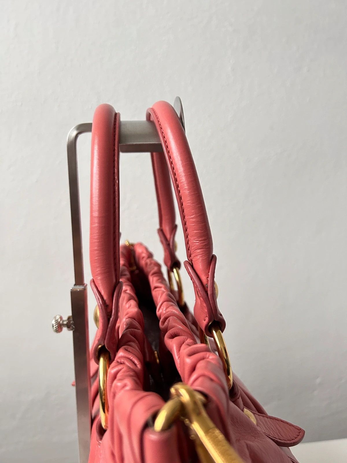 Miu miu vitello bauletto aperto handbag in coral pink