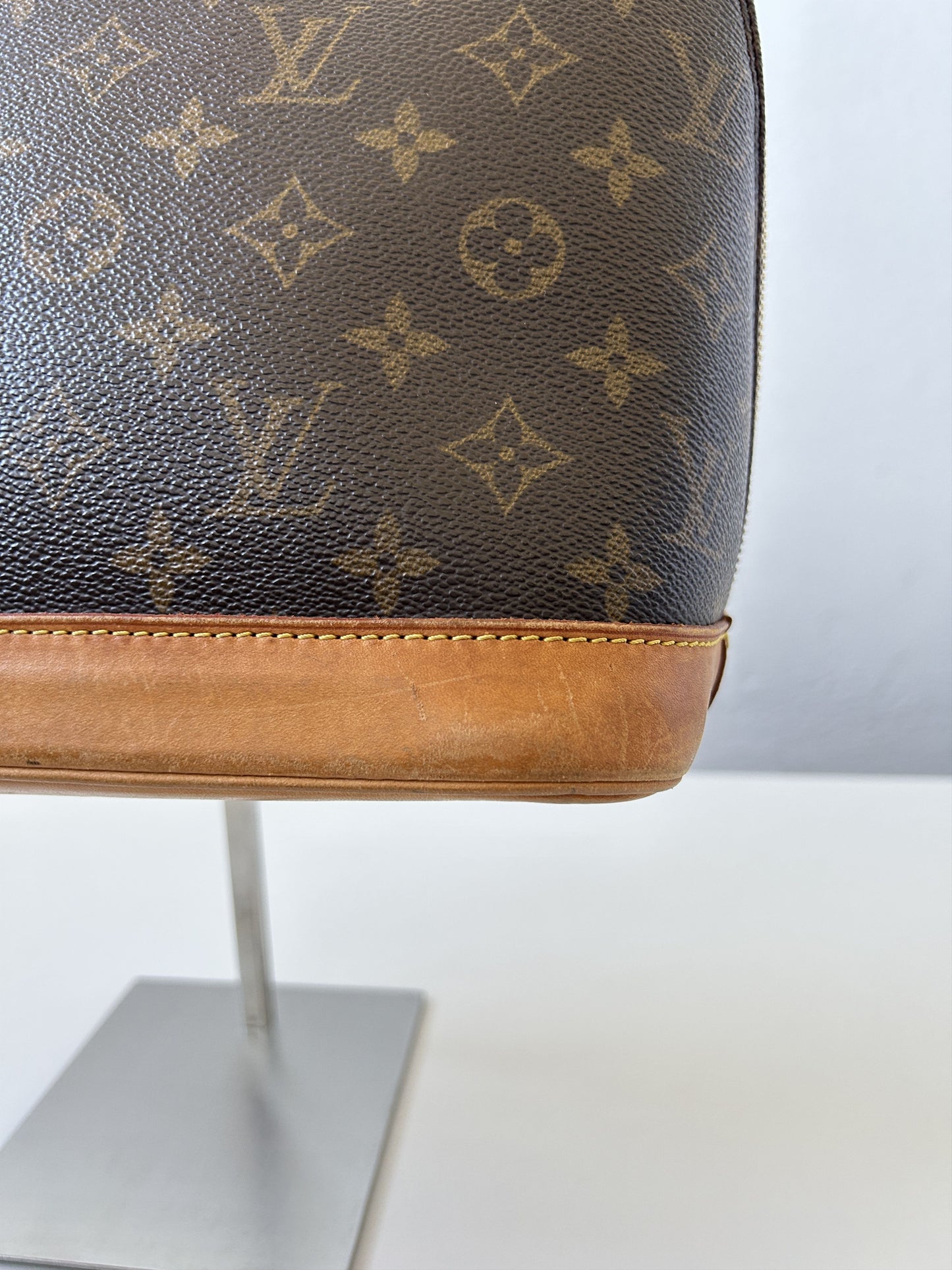 Vintage Louis Vuitton Alma monogram handbag