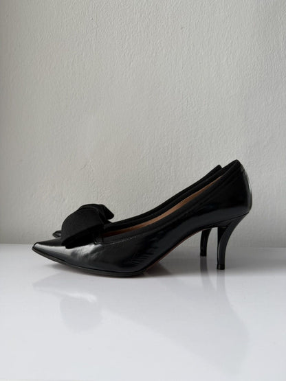 2011 Giorgio Armani smooth leather pointed toe pumps