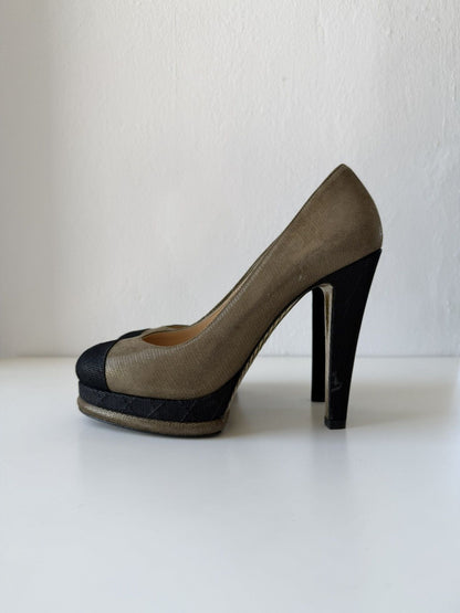 Chanel CC logo metallic brush leather pumps