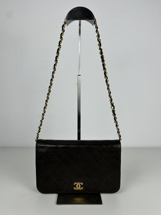 Vintage Chanel timeless/ classique in matelasse quilted lambskin