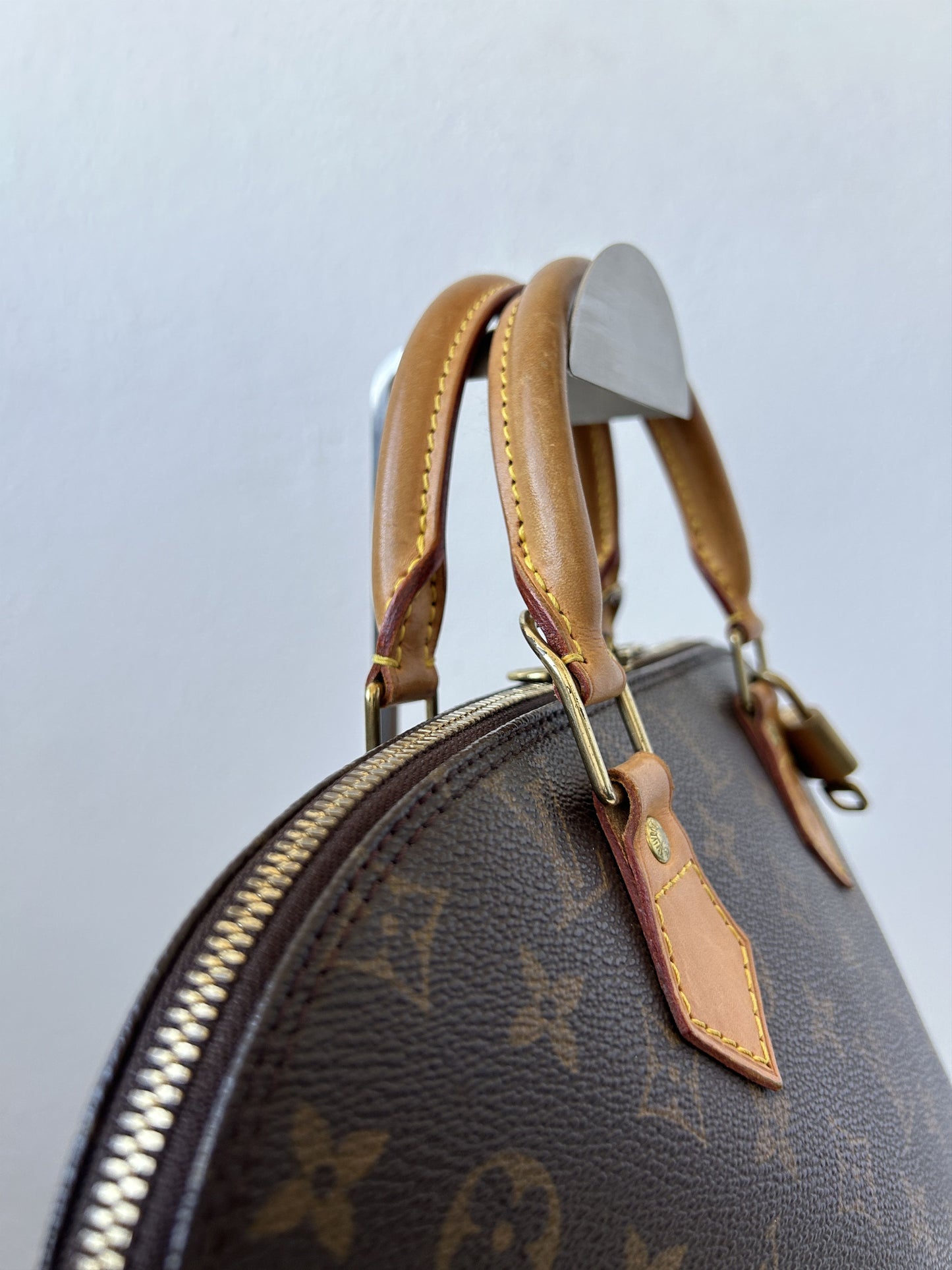 Vintage Louis Vuitton Alma monogram handbag