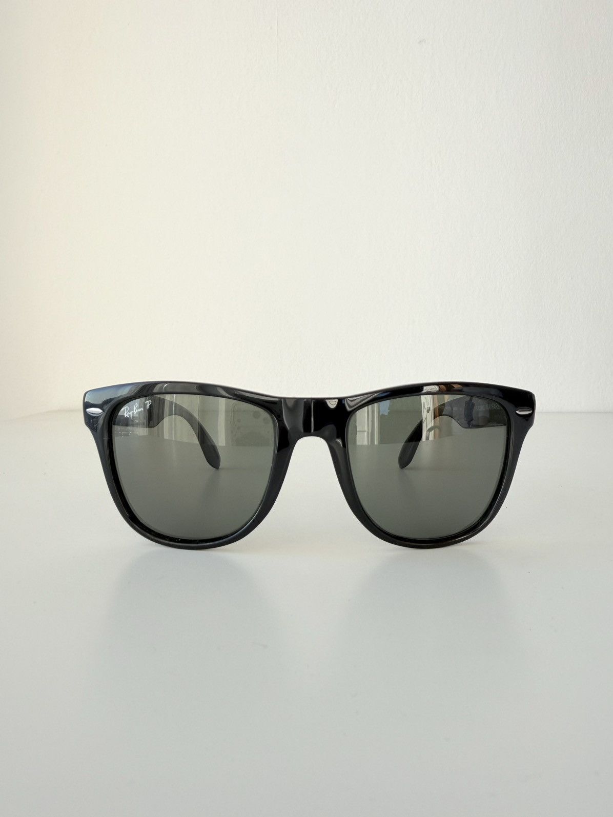 Ray Ban RB4105 folding wayfarer polarized sunglasses
