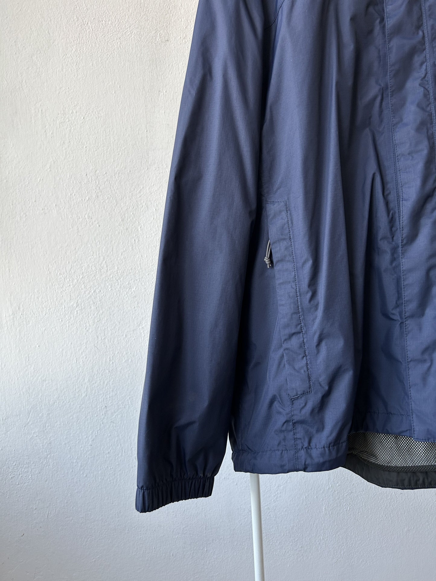 The north face hyvent membrane hooded shell rain jacket