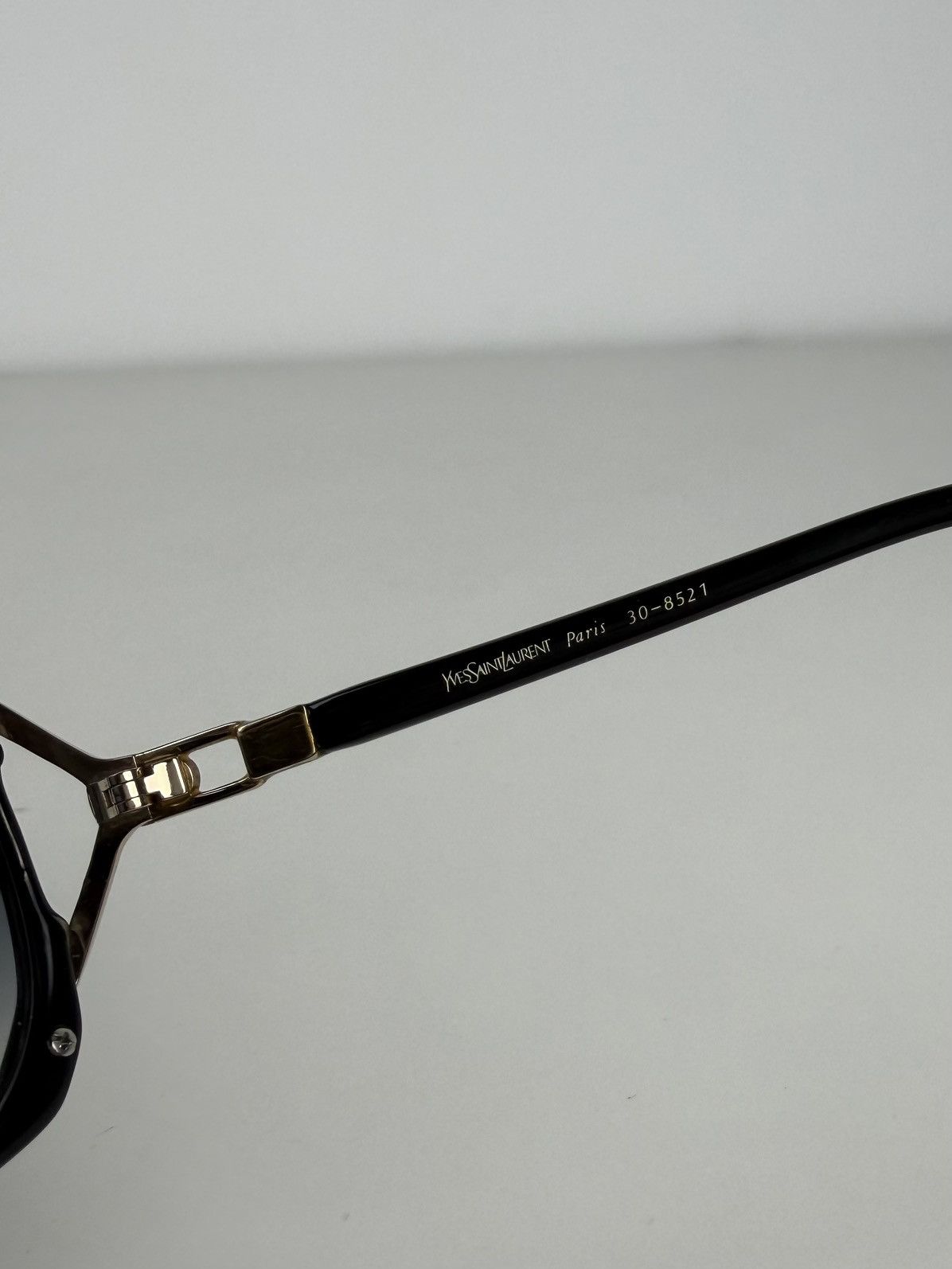 Vintage 80s Yves Saint Laurent 30-8521 oversized sunglasses