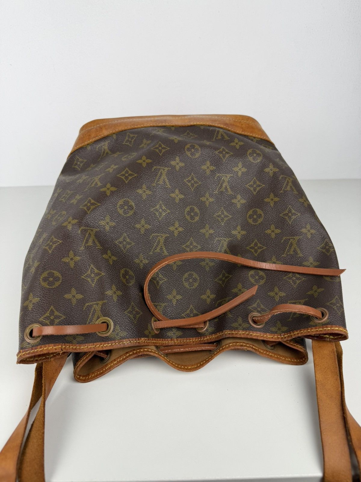 Vintage 80s Louis Vuitton monogram Noe GM