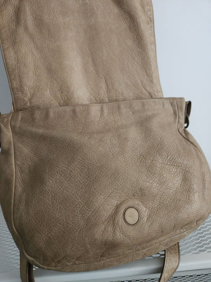 Balenciaga the folk messenger bag