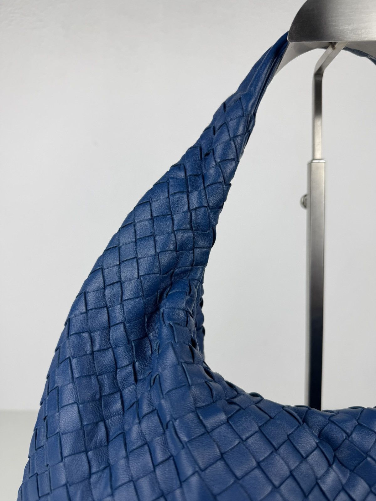 Bottega Veneta intrecciato hobo medium size