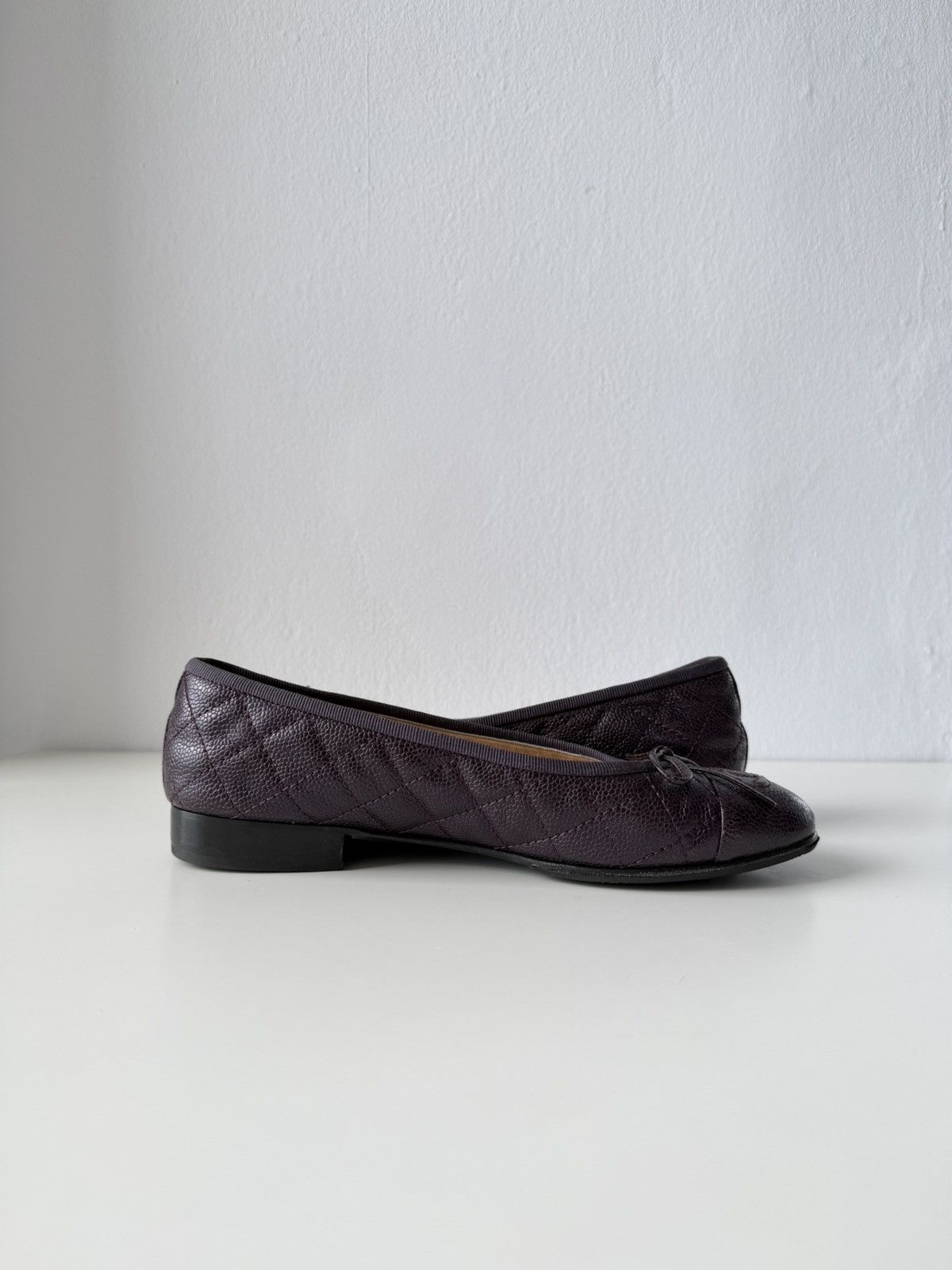 Vintage Chanel ribbon CC logo ballet flats