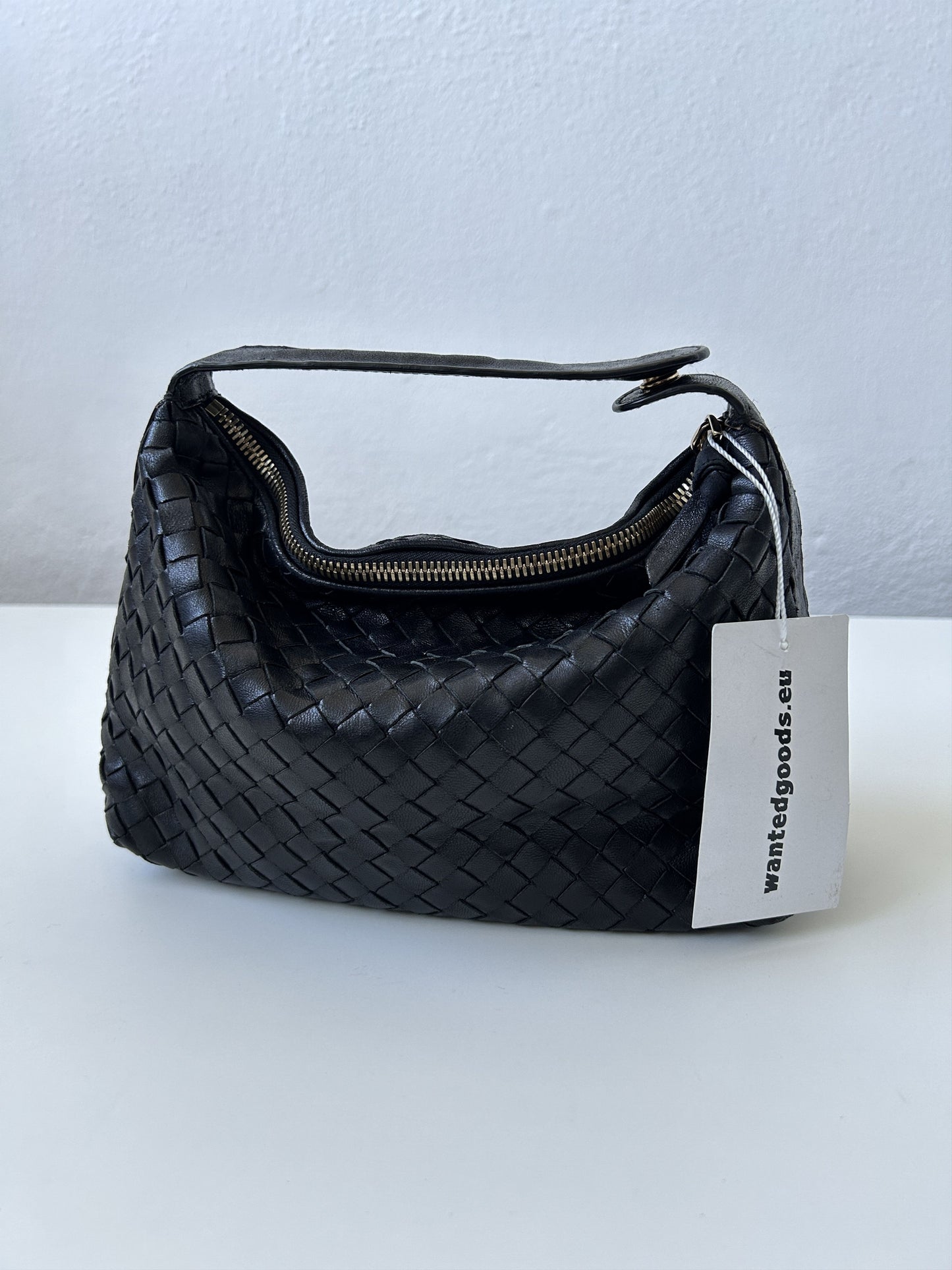 Bottega veneta intrecciato mini hobo bag