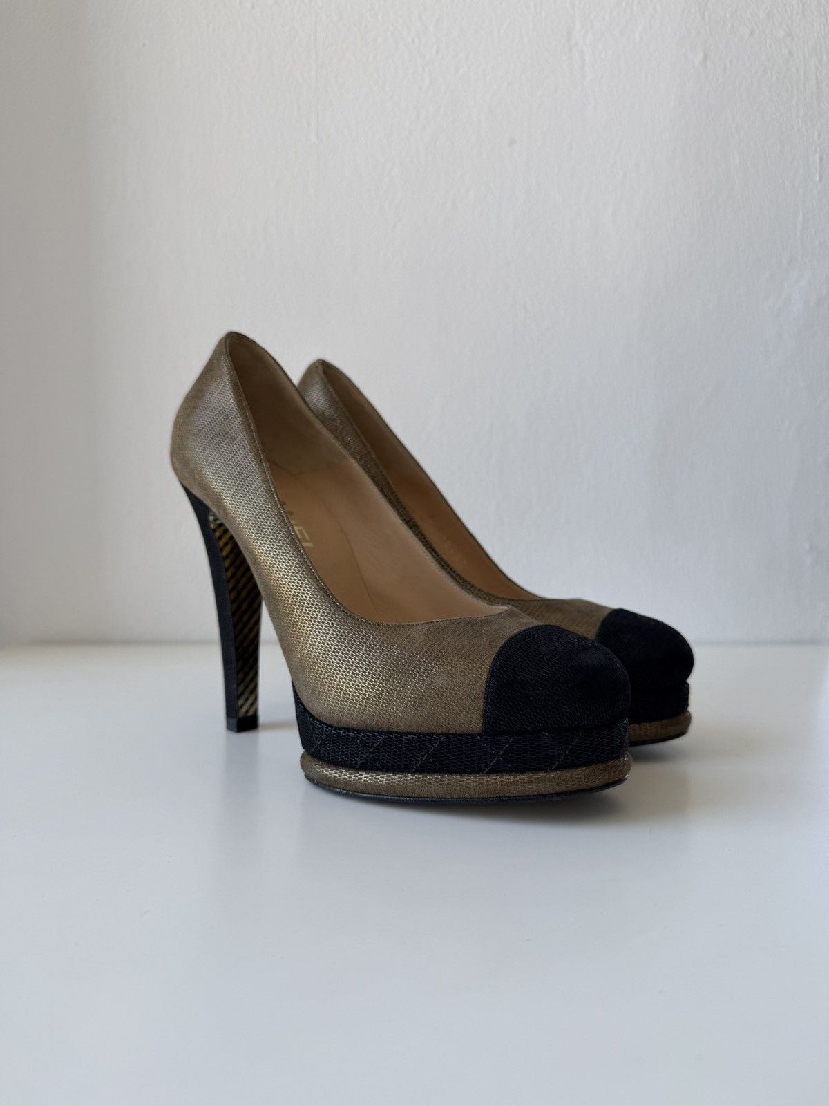 Chanel CC logo metallic brush leather pumps