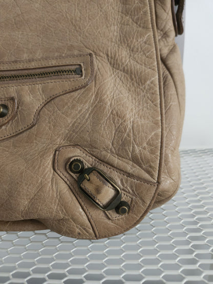Balenciaga the folk messenger bag