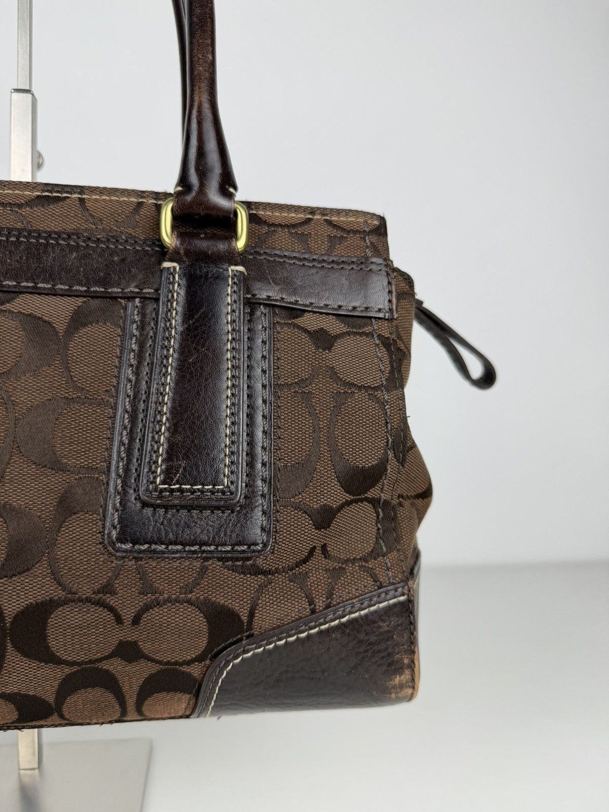 Coach hamptons carryall signature tote with flower charm
