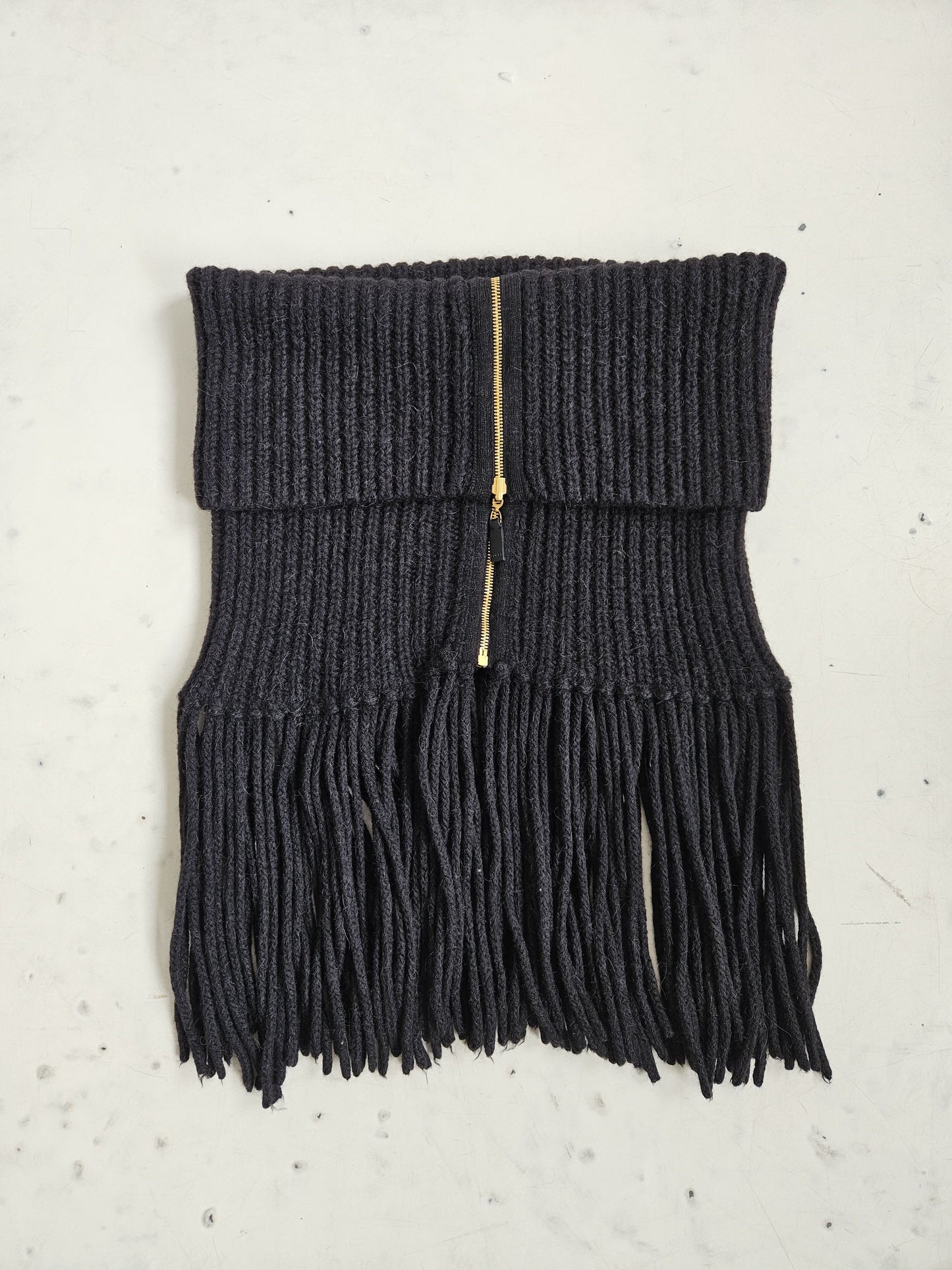 Gucci front zip fringed knit top/ skirt