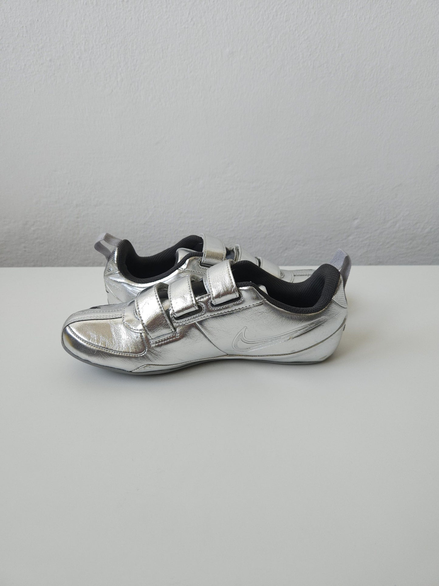 Vintage y2k nike fixed speed V silver