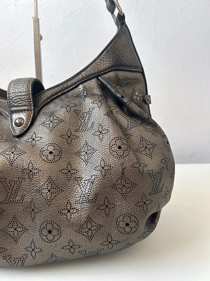 Louis Vuitton Argent Monogram Mahina handbag